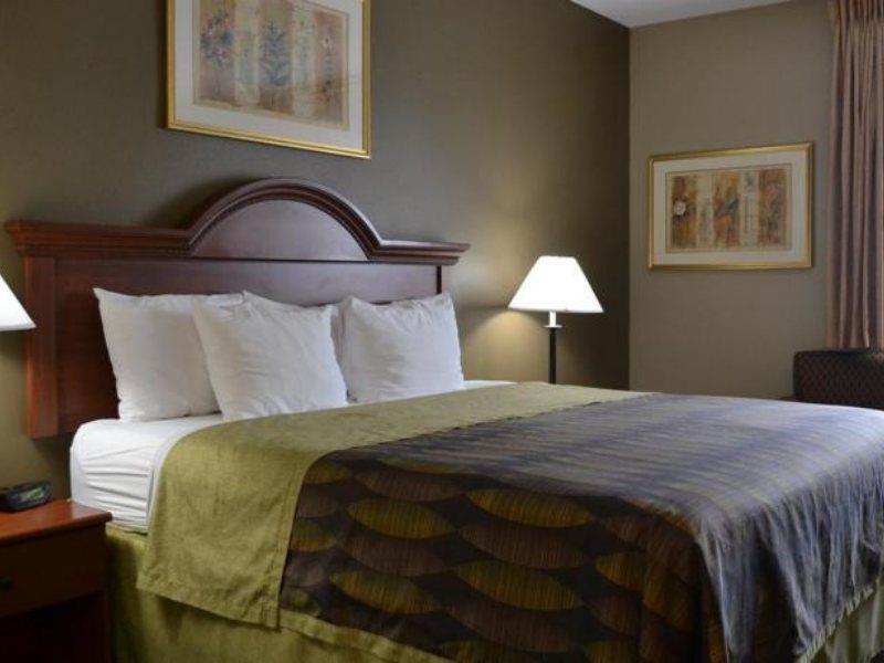 Best Western Plus Tulsa Inn & Suites Exterior photo