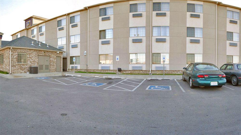 Best Western Plus Tulsa Inn & Suites Exterior photo